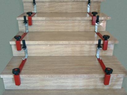 Инструмент для укладки ступеней