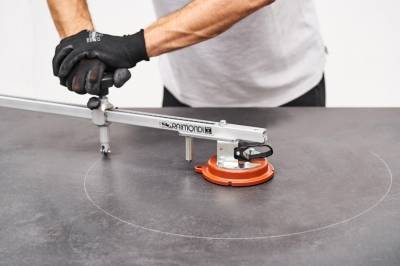 KOM50 резка круглых отверстий в большеформатных плитах